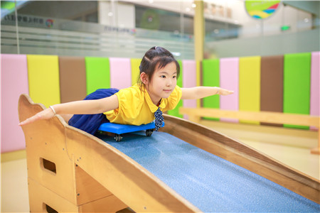 孩子感统失调进行感统训练的黄金期是几岁之前?(图1)